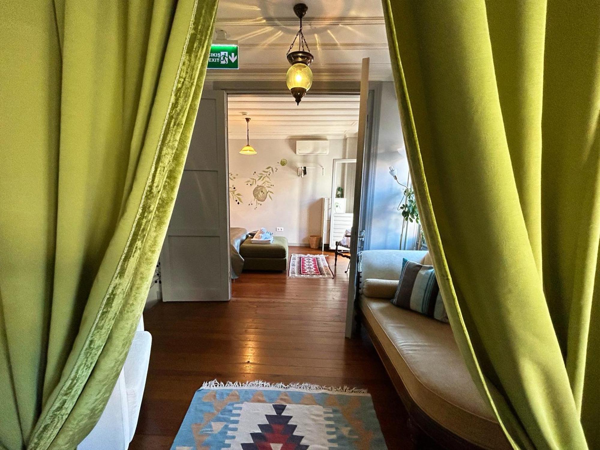 Tilas - Rooms In 19Th Century Wooden Townhouse,Kadikoy 伊斯坦布尔 外观 照片